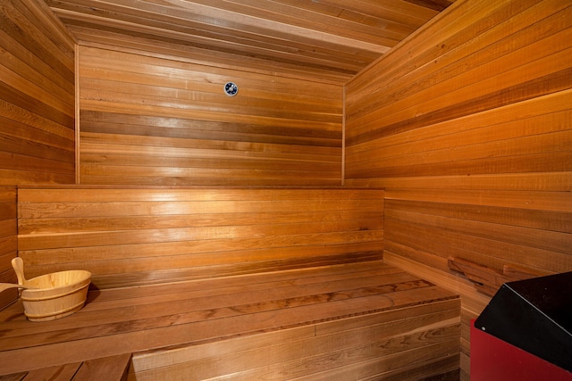 3949 Waldenwood Dr, Ann Arbor, MI 48105 - relaxing sauna with wooden walls
