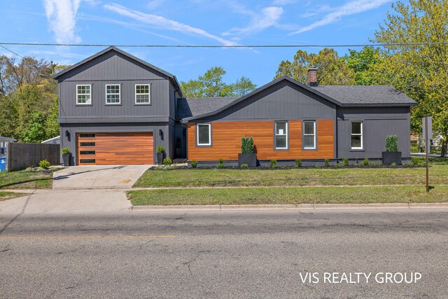 201 S Lake Ave, Spring Lake, MI 49456