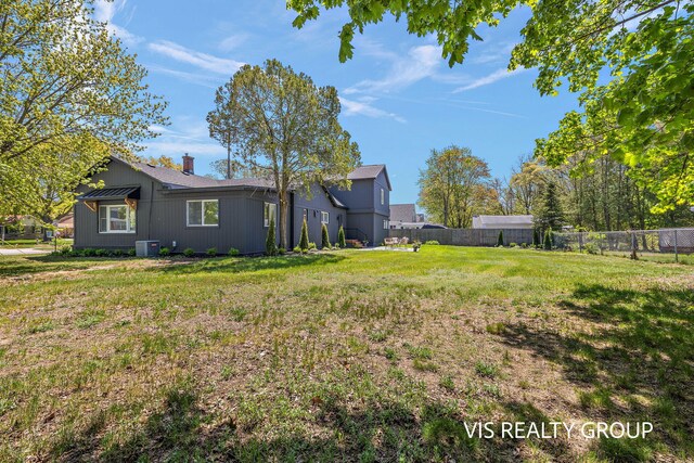 201 S Lake Ave, Spring Lake, MI 49456