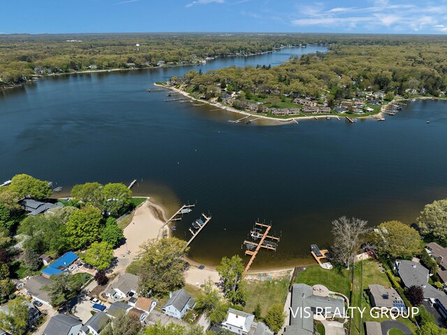 201 S Lake Ave, Spring Lake, MI 49456