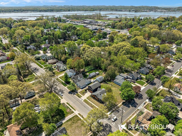 201 S Lake Ave, Spring Lake, MI 49456