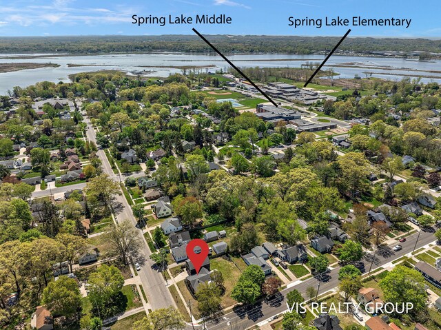 201 S Lake Ave, Spring Lake, MI 49456