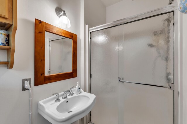 2486 Whitmore Lake Rd, Ann Arbor, MI 48105 - bathroom featuring a sink and a stall shower