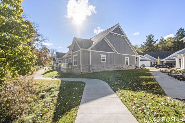 179 Tamarack Ln NE, Rockford, MI 49341