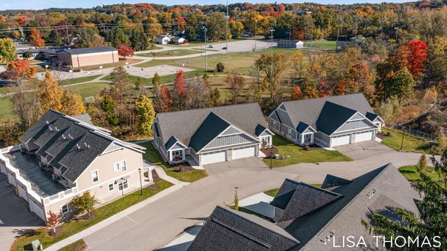 179 Tamarack Ln NE, Rockford, MI 49341
