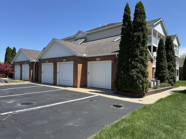 203 Cherry Lane Dr, Milan, MI 48160 - photo 2