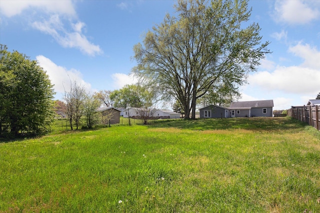 25034 Redfield St, Edwardsburg, MI 49112 - view of yard featuring fence