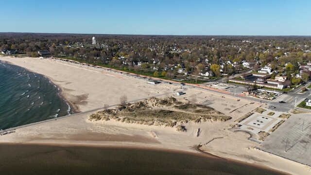 923 Maple St, Ludington, MI 49431 - aerial view of property and surrounding area with extended coastline