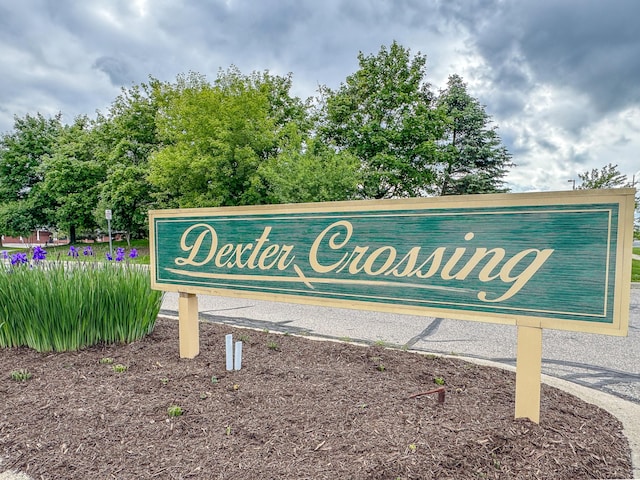 6837 Wellington Dr, Dexter, MI 48130 - view of community sign