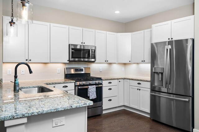 611 Woodland Dr, Dexter, MI 48130