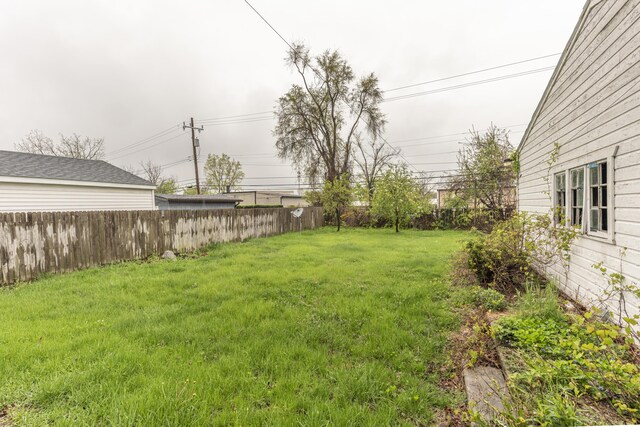 885 Hawthorne Ave, Ypsilanti, MI 48198 - view of yard