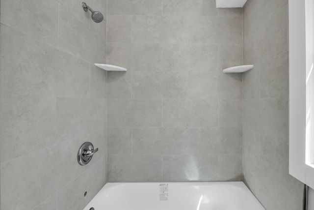16568 Monica St, Detroit, MI 48221 - full bath featuring shower / tub combination