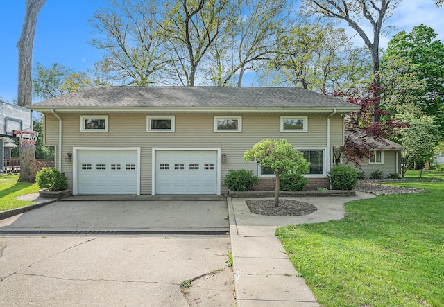 1514 Ferndale Blvd, Niles, MI 49120 - traditional home with driveway, a front lawn, and a garage