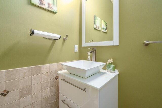 7294 Mackenzie Ln, Portage, MI 49024 - bathroom with vanity