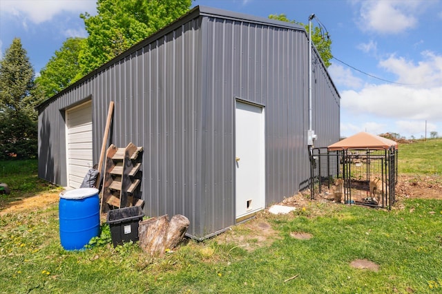 view of outbuilding featuring an outbuilding