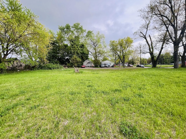 133 Oden St, Benton Harbor, MI 49022 - photo 2