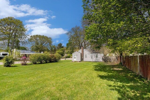2335 Holmes Rd, Ypsilanti, MI 48198 - view of yard with an outdoor structure