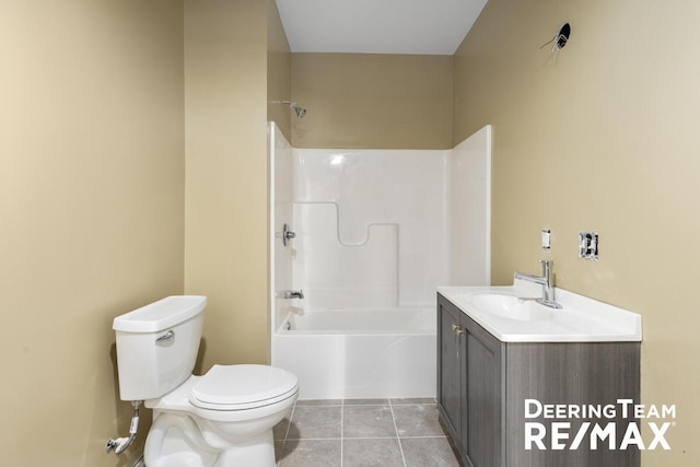 5909 Maple Bend Trl, Allendale, MI 49401 - bathroom with vanity, bathtub / shower combination, and tile patterned flooring