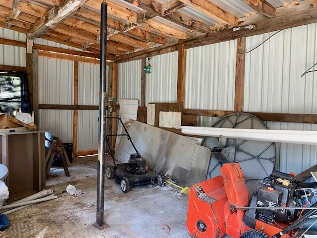 4827 W Unora Park Dr, Baldwin, MI 49304 - view of garage
