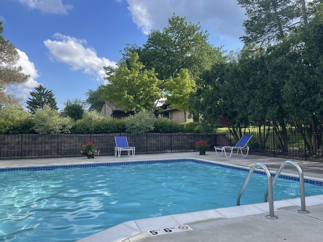 843 Greenhills Dr, Ann Arbor, MI 48105 - community pool with fence
