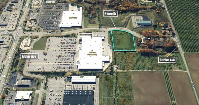 1075 Henze Dr NW, Comstock Park, MI 49321