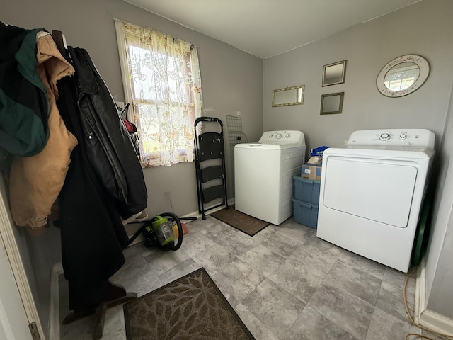 22011 Springer, Vicksburg, MI 49097 - laundry area with washing machine and dryer