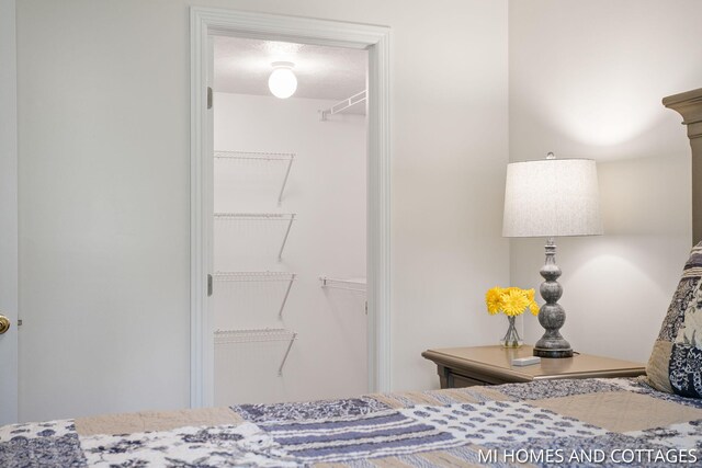 3760 Lakeshore Dr, Holland, MI 49424 - view of bedroom