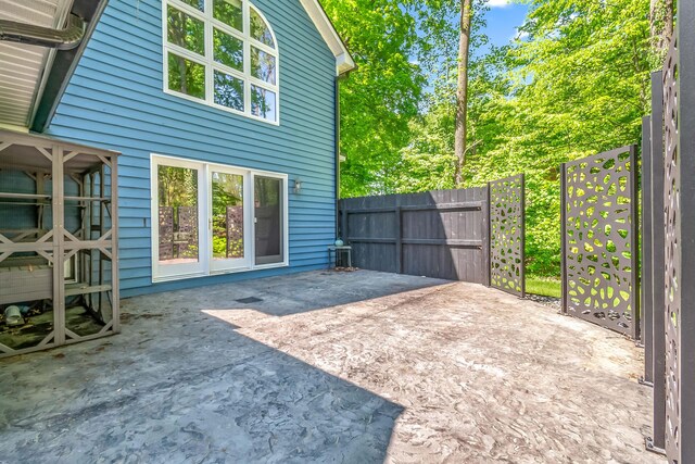 586 Schaeffer Dr, Coldwater, MI 49036 - view of patio featuring fence