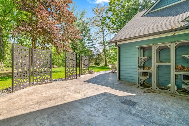 586 Schaeffer Dr, Coldwater, MI 49036 - view of patio