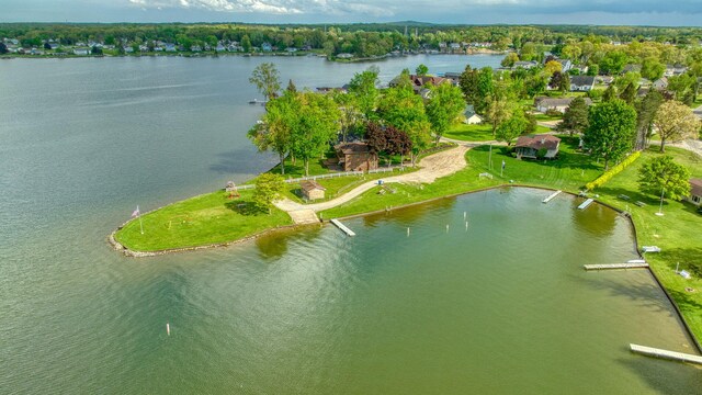 111 E Princess Dr, Brooklyn, MI 49230