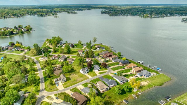 111 E Princess Dr, Brooklyn, MI 49230