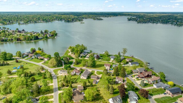 111 E Princess Dr, Brooklyn, MI 49230