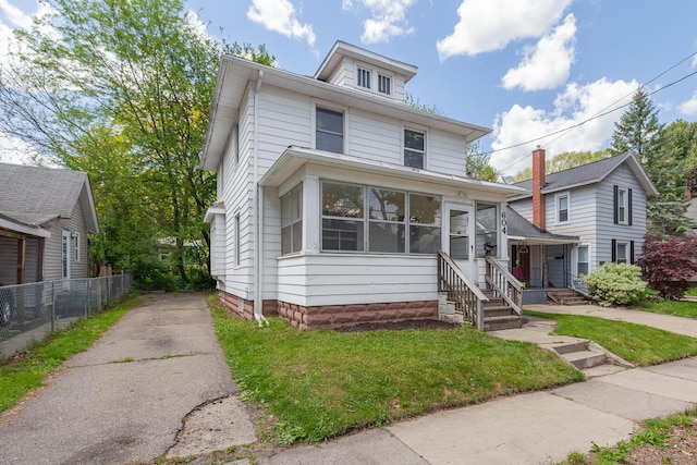 604 Edgewood St, Jackson, MI 49202 - traditional style home with asphalt driveway