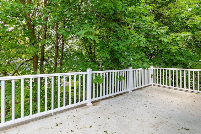 604 Edgewood St, Jackson, MI 49202 - view of patio