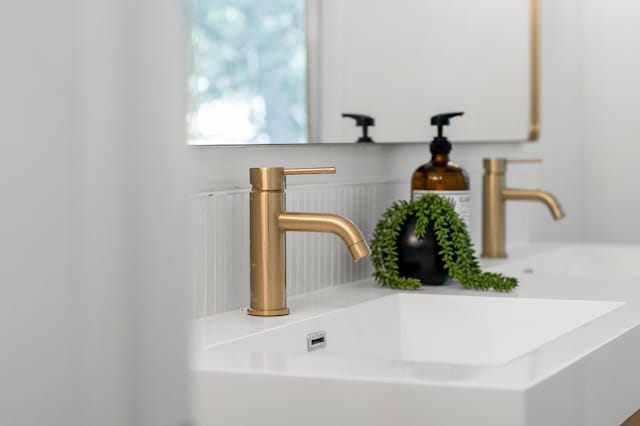 520 N W St, Coloma, MI 49038 - detailed view of a sink