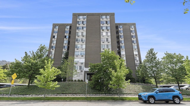 1050 Wall St Unit 2C, Ann Arbor, MI 48105 - view of apartment building / complex