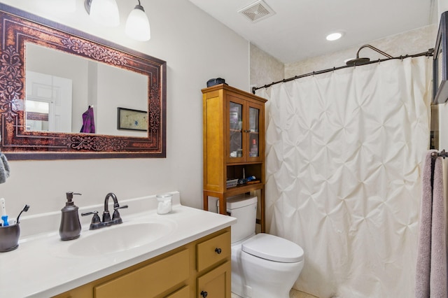 9285 Nature View Ln, Ypsilanti, MI 48197 - full bath featuring toilet, vanity, and curtained shower