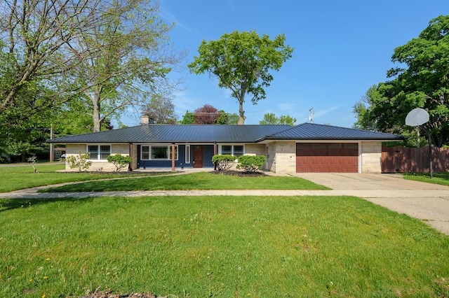 900 Elm St, Three Rivers, MI 49093 - photo 2