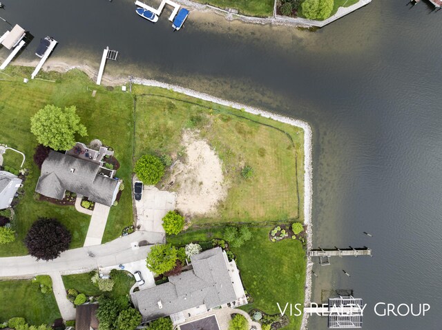 16073 Lake Point Dr, Spring Lake, MI 49456