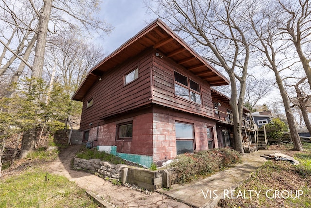 17933 N Shore Estates Rd, Spring Lake, MI 49456 - view of side of home