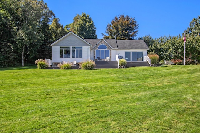14776 Park Ct, Grand Haven, MI 49417 - view of front of house with a front lawn