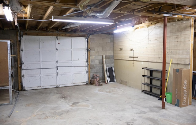 6340 Warren Woods Rd, Three Oaks, MI 49128 - view of garage