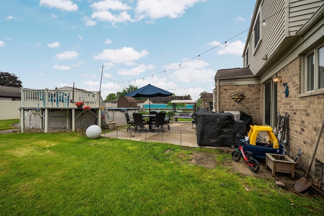927 Queens Way, Canton, MI 48188 - view of grassy yard featuring a patio