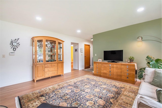 515 Springfield Cir, Niles, MI 49120 - living room featuring light wood-style floors, recessed lighting, and baseboards