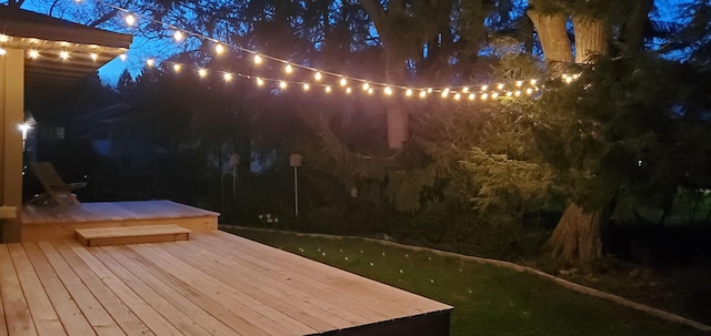 515 Springfield Cir, Niles, MI 49120 - view of deck at twilight