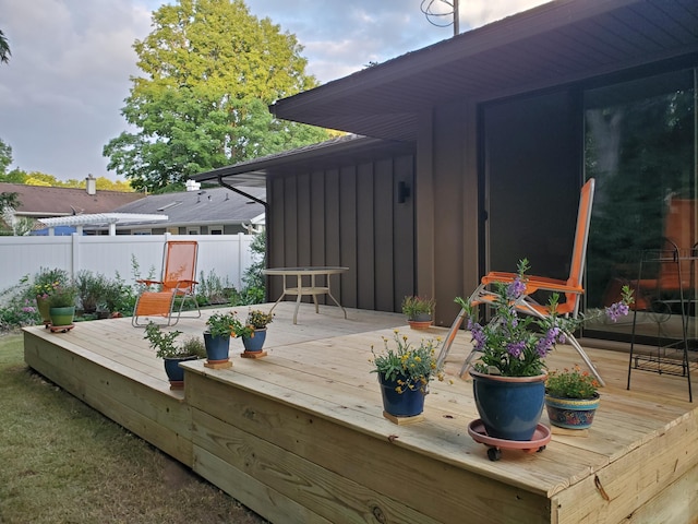 515 Springfield Cir, Niles, MI 49120 - view of deck