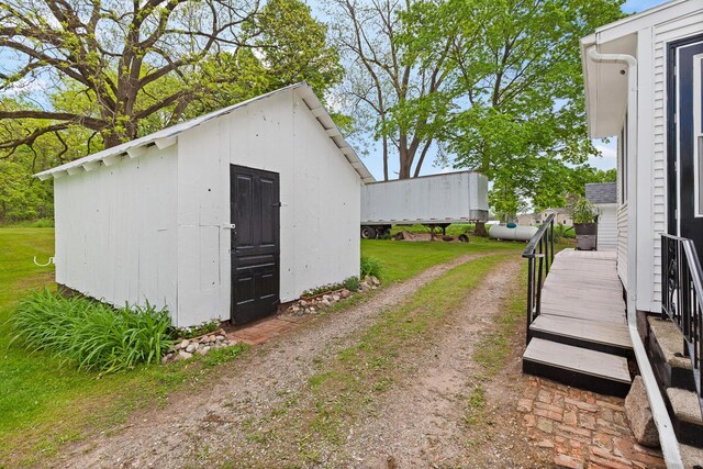 8001 S Jackson Rd, Jackson, MI 49201 - view of outbuilding