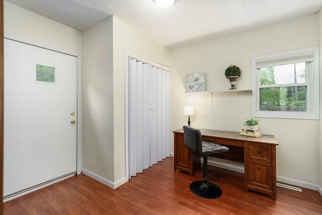 4121 Quebec St, Auburn Hills, MI 48326 - home office with wood finished floors and baseboards