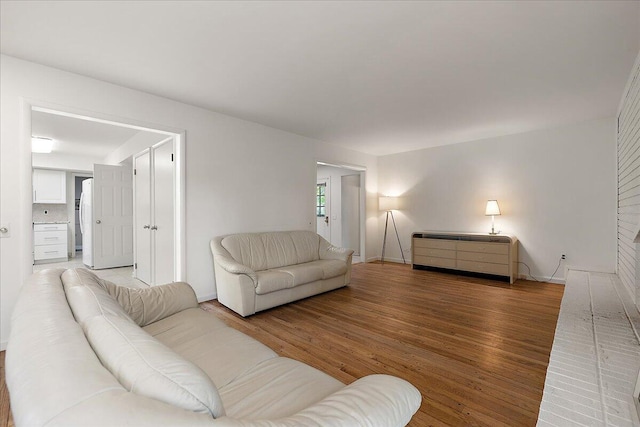 4948 Hardwoods Dr, West Bloomfield, MI 48323 - living area featuring light wood-style floors and baseboards
