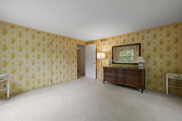 4948 Hardwoods Dr, West Bloomfield, MI 48323 - unfurnished bedroom featuring carpet and wallpapered walls